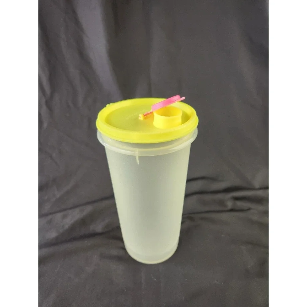 Vtg Tupperware 261-10 Handolier Pitcher Container Lid Pour Spout Juice Shake